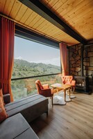 商务四人房 | 免费 WiFi、床单