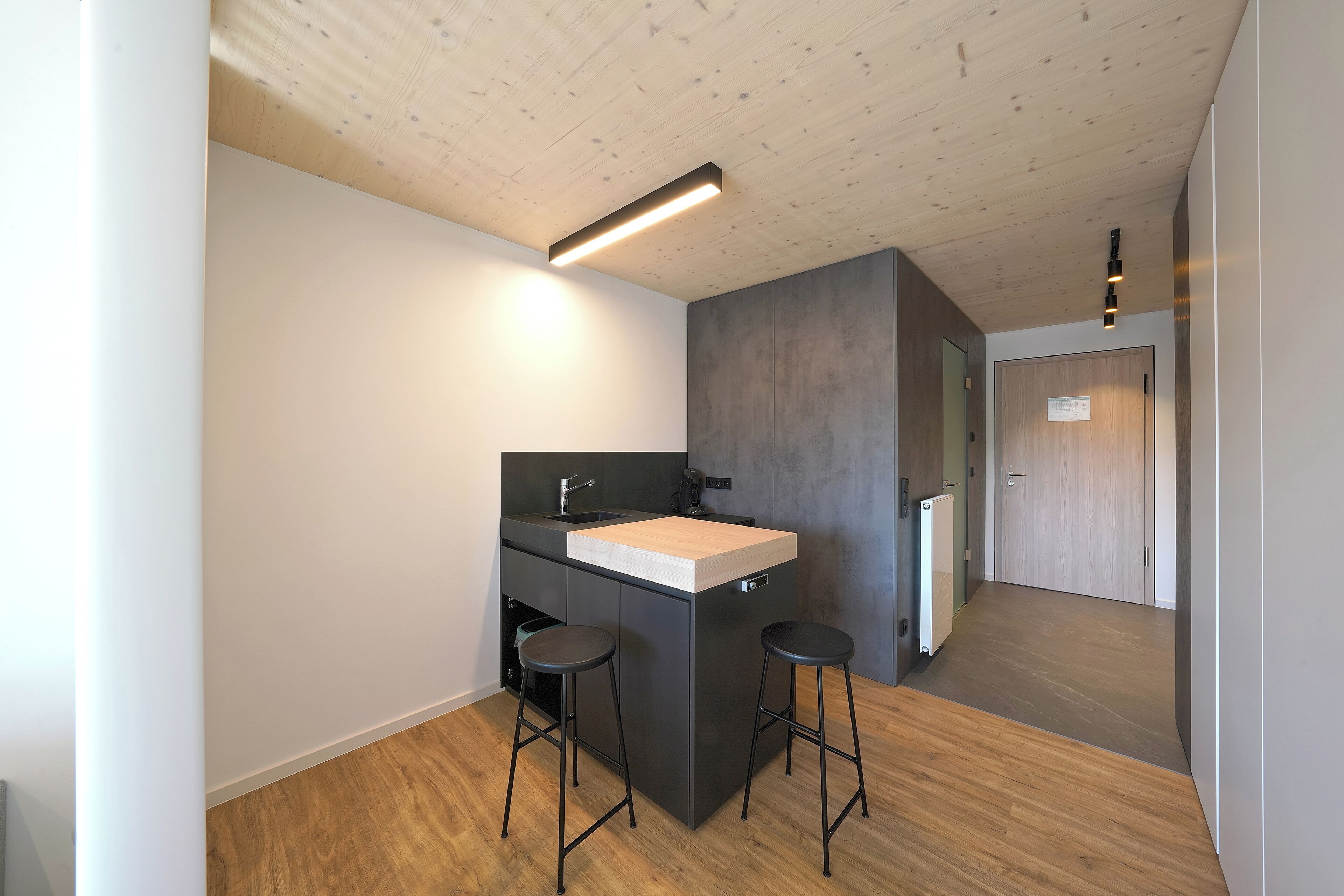 Standard-studio | Yksityinen keittiö | Jääkaappi, liesi, espressokone, keittoastiat/astiat/ruokailuvälineet