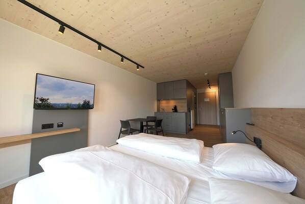 Standard Double Room | Hypo-allergenic bedding, soundproofing, free WiFi, bed sheets