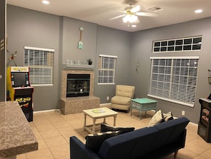 Games room - As new Santa Fe home, over 2000sf, 4 bedrooms, 2 bathrooms, Pool, Spa. (La Quinta)