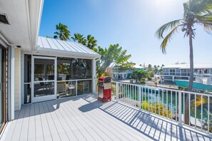 Property grounds - Pelican Perch – 3BR Canal Front Home with Dockage, Pet-Friendly, Quick Access to Atlantic & Gulf! (Cudjoe Key)