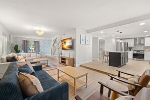 Televisión y oficina 