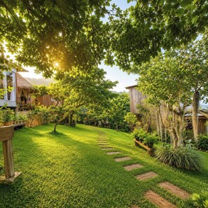 Garden - NJ Homestay (Mae Rim)