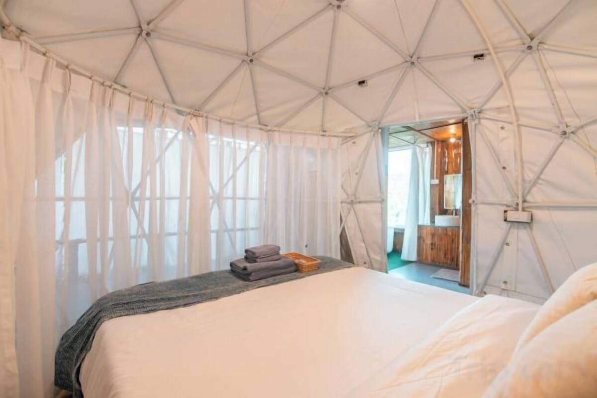 1 bedroom, blackout drapes, iron/ironing board (on request), WiFi (free)