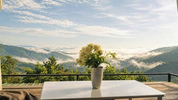 Deluxe House, Air conditioning, Hill View | Ausblick vom Zimmer