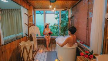Deluxe House, Penyaman udara, Hill View | 1 bilik tidur, item bar mini percuma, dihias secara berasingan