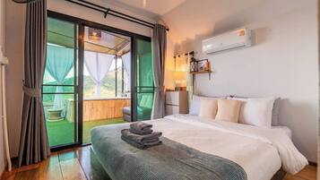 Double House, Air conditioning, Hill View | 1 Schlafzimmer, Verdunkelungsvorhänge, Bügeleisen/Bügelbrett