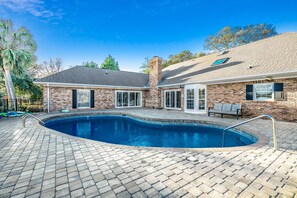 Pool - New to Rental! Luxury Home with Private Pool in North Myrtle Beach! $300 FREE Activities Daily (North Myrtle Beach)