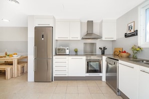 Køleskab, mikrobølgeovn, ovn, opvaskemaskine