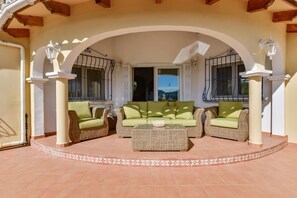 Terrace/patio - Villa for rent in Moraira, CLEO With heated pool (Moraira)