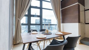 Deluxe Suite | In-room dining - Guestonic EkoCheras Cozy Studio (Kuala Lumpur)