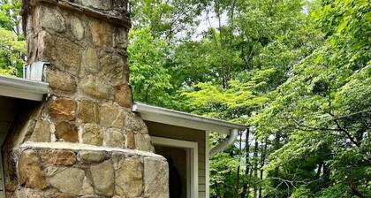 Scobie House - 3 BR near Waterfalls, Hiking and Gem