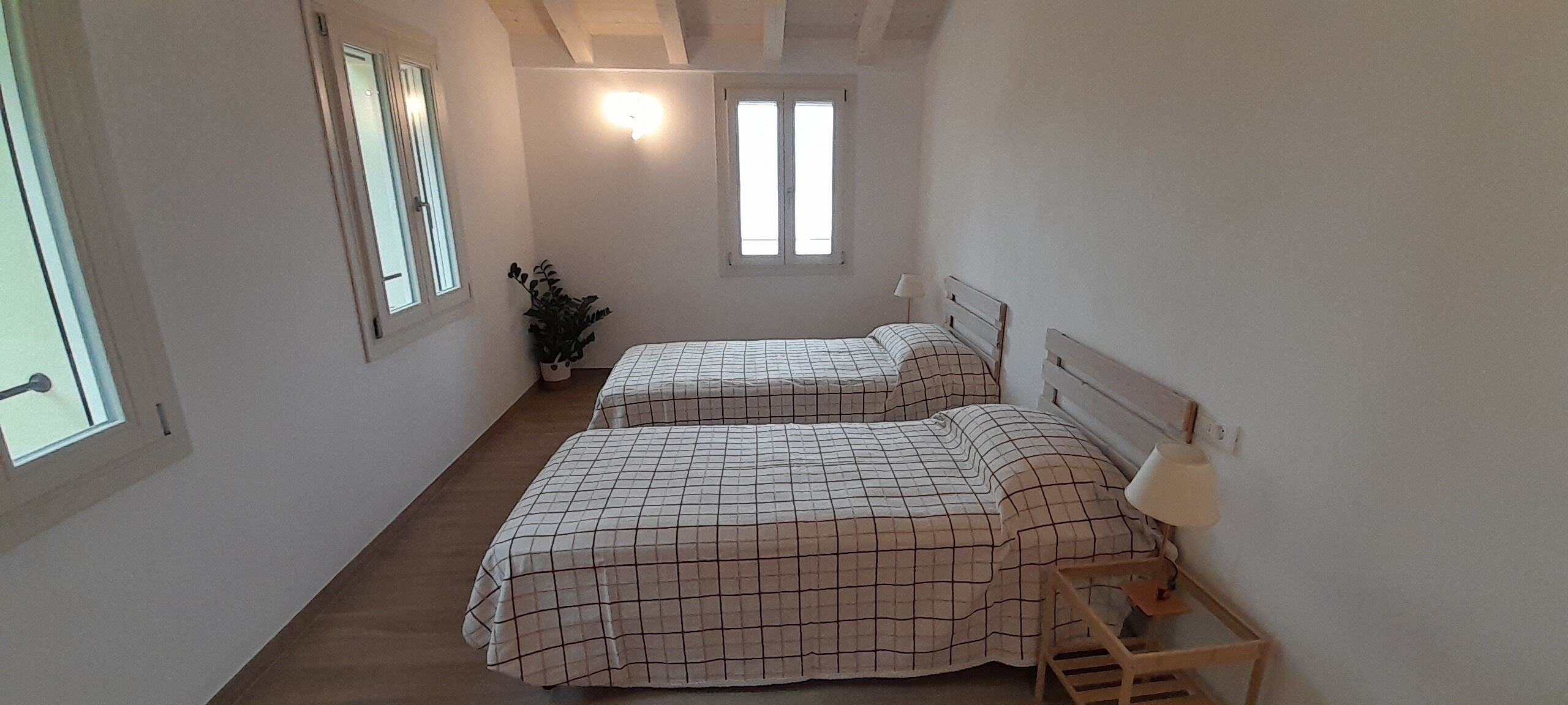 2 slaapkamers, een strijkplank/strijkijzer, wifi, beddengoed