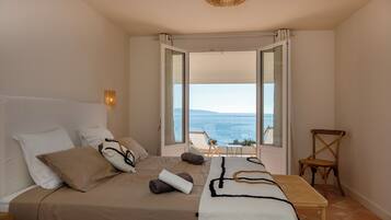 6 habitaciones, tabla de planchar con plancha, wifi y ropa de cama