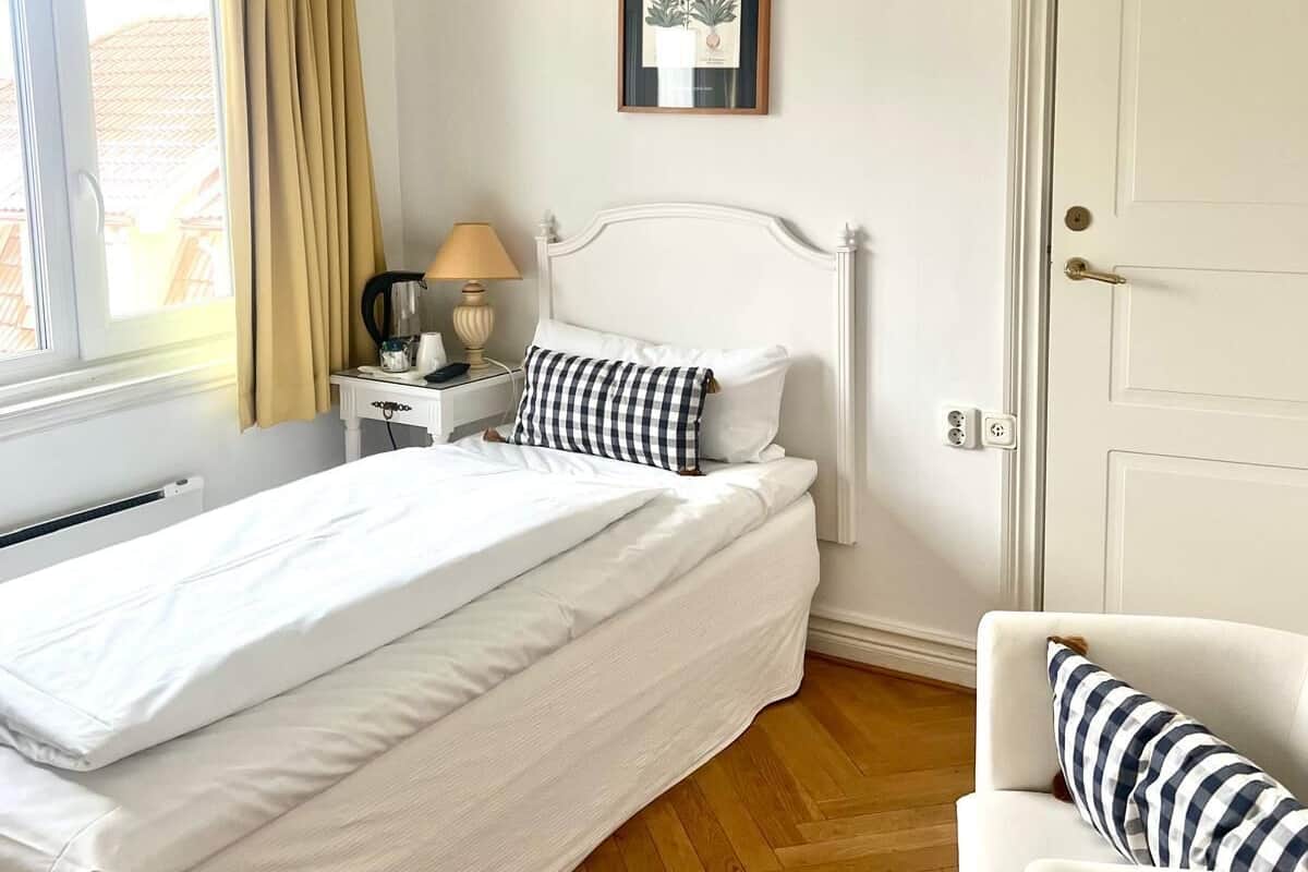 Eenvoudige eenpersoonskamer | 1 slaapkamer, luxe beddengoed, donzen dekbedden, individueel gedecoreerd
