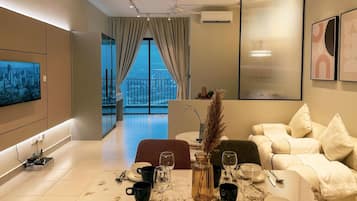 Studio, Balcony | Living area