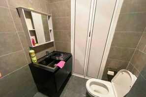 Bathroom - Guestonic Neu Suite Cozy Studio (Kuala Lumpur)