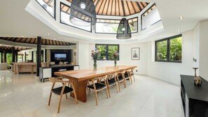 Villa, 5 habitaciones | Comedor
