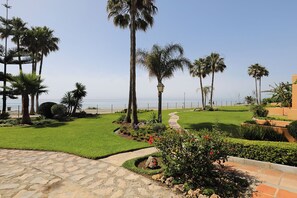 Property grounds - Riviera Andaluza – Lovely apartment by the beach with sea views  (Estepona)