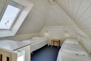 2 bedrooms, in-room safe, free WiFi