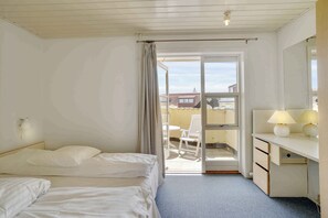 2 bedrooms, in-room safe, free WiFi
