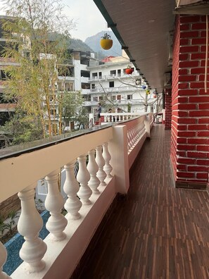 Interior detail - Hotel Heavens Door (Narendranagar)