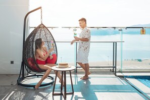 Outdoor pool - Avari Hotel (Nha Trang)