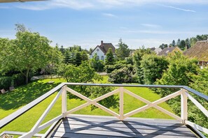 Terrace/patio - Beautiful yellow country villa by the water (Millinge)
