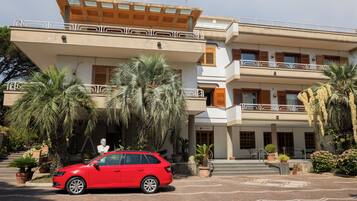 Facciata della struttura