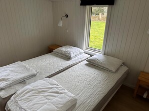 3 bedrooms, iron/ironing board, free WiFi - Wonderful 100 sqm holiday home600m from the sea (Gilleleje)
