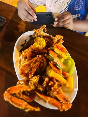 Sarapan Eropah setiap hari (USD 10 seorang)