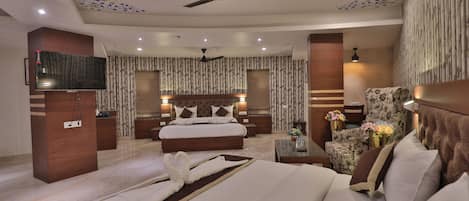 Family Room | Egyptian cotton sheets, premium bedding, individually decorated