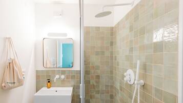 Classic Double Room | Bathroom | Shower, hair dryer, towels, soap
