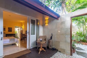 华丽平房, 泳池景观 (Mango Retreat) | 露台
