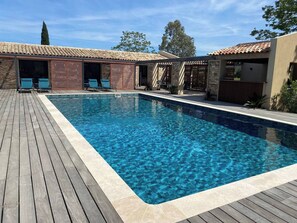 Outdoor pool - A STONE'S THROW FROM THE GULF OF SAINT-TROPEZ; IN THE HEART OF THE VINEYARDS (Cogolin)