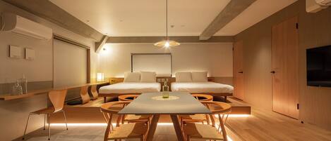 스튜디오 스위트, 테라스, 시내 전망 (5F -Engawa) | 2 개의 침실, 셀렉트 컴포트 침대, 각각 다른 스타일의 인테리어, 각각 다르게 가구 비치