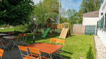 Área de juegos infantiles al aire libre