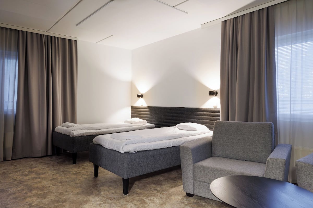 Superior Room, Balcony, Partial Lake View | Free WiFi