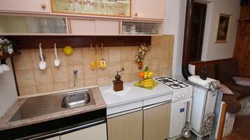 Ferienhaus (Two Bedroom Holiday Home with Terrace) | Eigene Küche | Kühlschrank