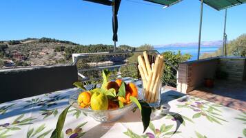 Ferienhaus (Two Bedroom Holiday Home with Terrace) | Außenbereich