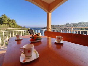 Hus (Four bedroom Holiday Home with Terrac) | Terrass/Patio
