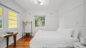 3 bedrooms, WiFi, bed sheets