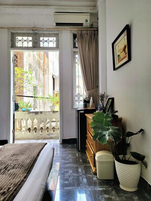 Cortinas blackout, tabla de planchar con plancha y wifi gratis