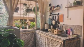 Fridge, microwave, stovetop, rice cooker