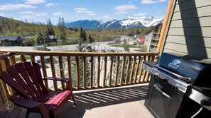 Property grounds - Top Floor Condo with Stunning Mountain Views (Fernie)
