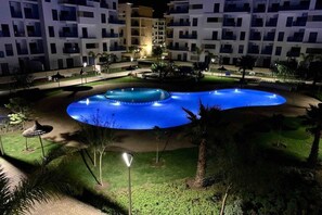 Outdoor pool - 1 bedroom apartment in martil (Martil)