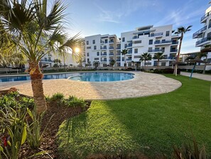 Outdoor pool - 1 bedroom apartment in martil (Martil)
