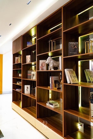 奢华公寓 | 起居区 | 平板电视