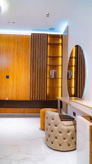 Luxury Apartment | 3 bedrooms, in-room safe, desk, blackout curtains - Sujimoto AveMontaigne BananaIsland Ikoyi (Lagos)