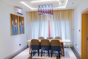 Luxury Apartment | In-room dining